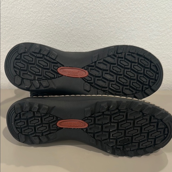 BareTraps Black Faux Fur Winter Boots - Picture 5 of 9